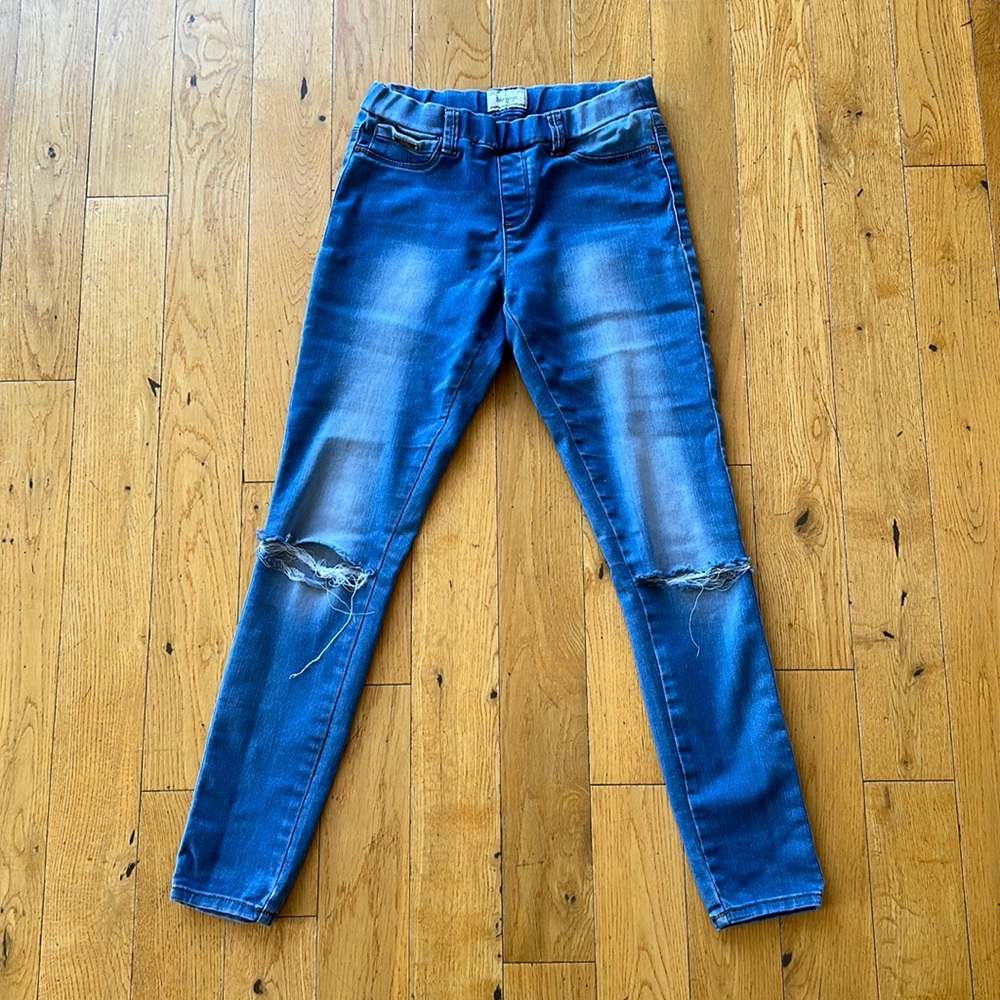 MAYORAL girls jeans size 12. Torn knees, skinny, elastic waist. Super cute!